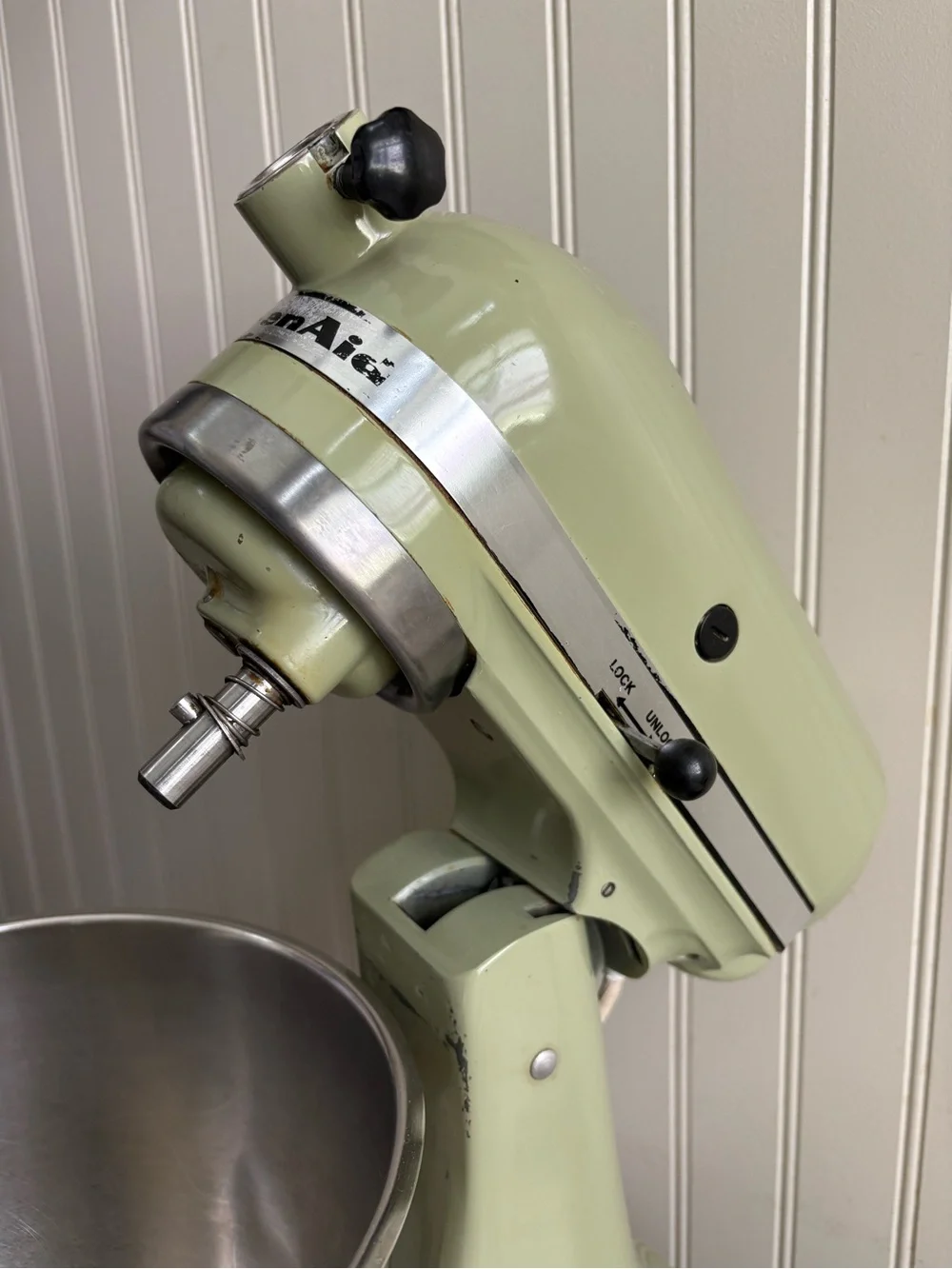 Vintage Hobart KitchenAid Avocado Green 6-Speed Stand Mixer Whisk/Paddle/Hook